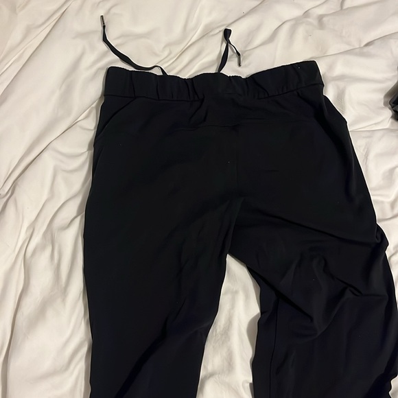 Lulu lemon on the fly 7/8 pant 27” like new size 6 - Picture 3 of 5